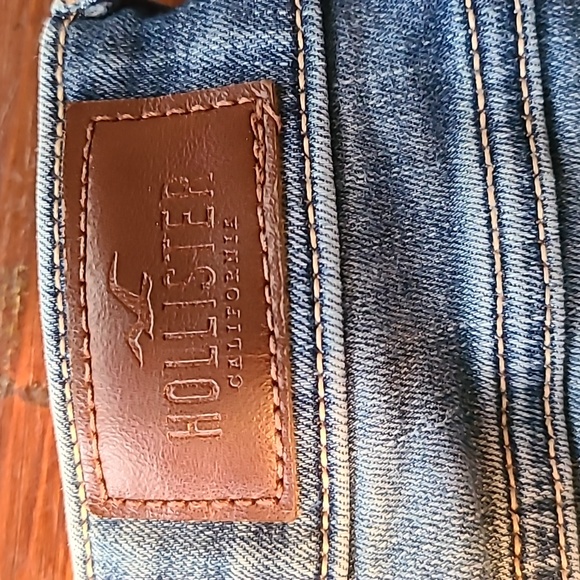 Hollister distressed jeans. Like new. - Picture 6 of 8